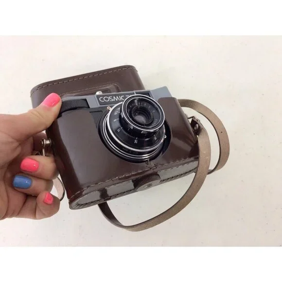 Vintage Cosmic 35 Camera & Leather Case - Picture 5 of 8